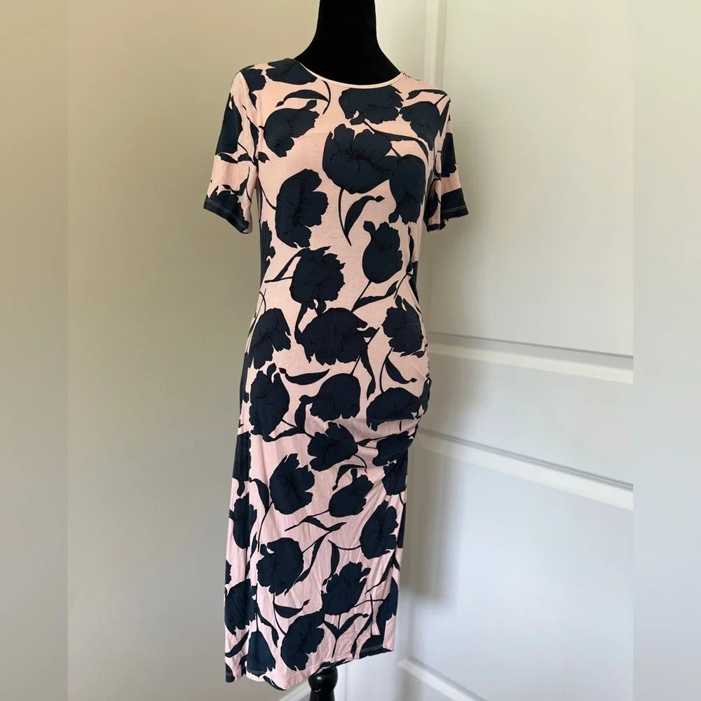 A Pea In The Pod pink short sleeve pullover maternity dress w/ flowers Size S